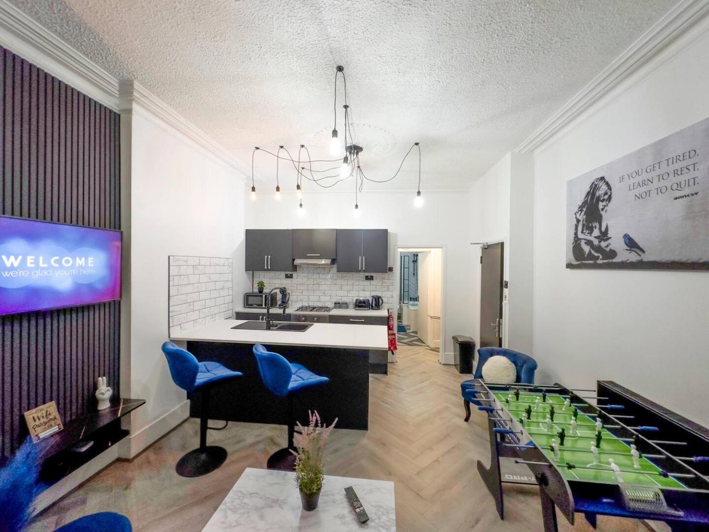 Swanky Seaside Sanctuary W Foozeball - Апартаменты *