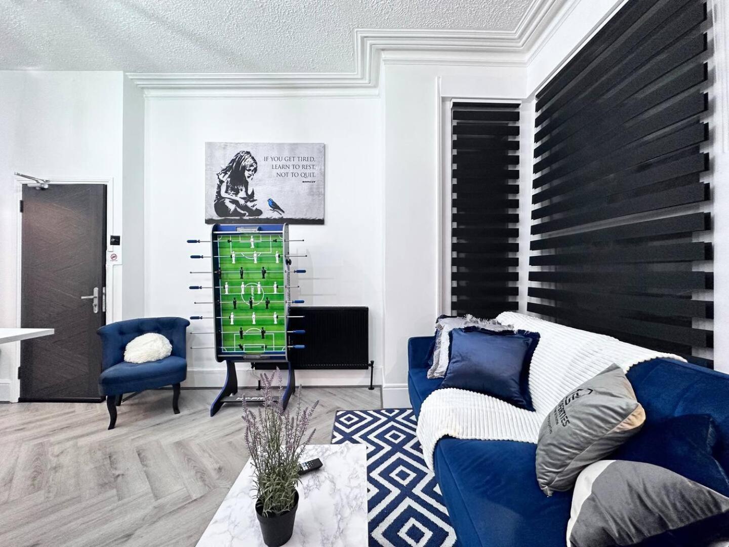 Swanky Seaside Sanctuary W Foozeball - Apartment
